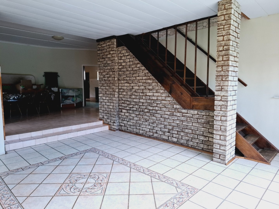 5 Bedroom Property for Sale in Fichardt Park Free State